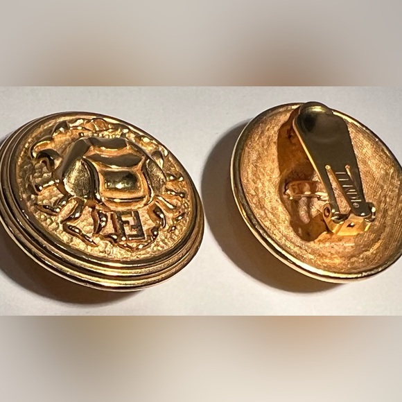 FENDI Bijoux Astrologia Cancer the Crab Clip Earrings - Picture 6 of 8